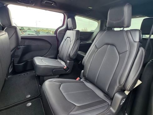New 2026 Chrysler Pacifica Select w/ S Appearance Package image 20