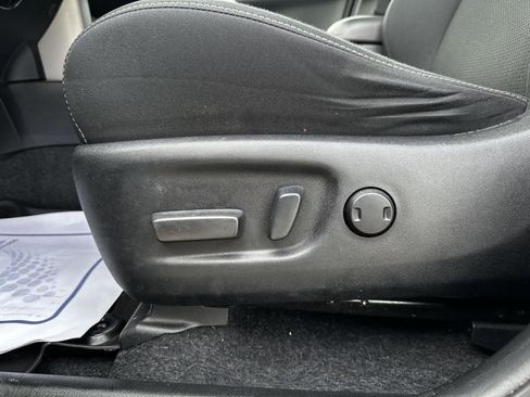 Used 2018 Toyota RAV4 XLE AWD/4WD image 8