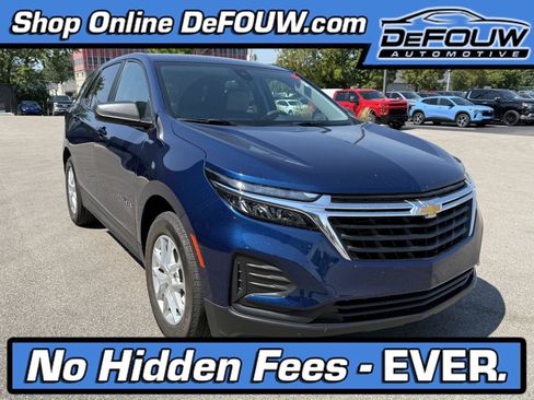 Used 2022 Chevrolet Equinox LS w/ LS Convenience Package FWD image 1