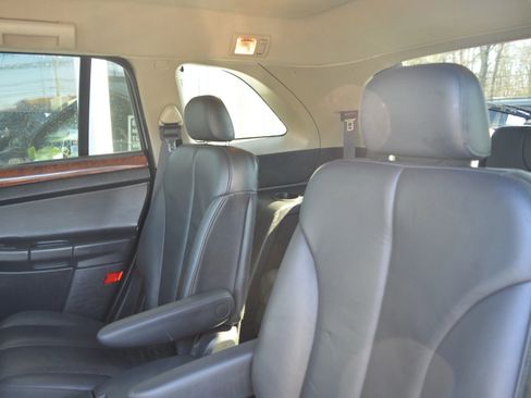 Used 2005 Chrysler Pacifica Touring w/ Comfort Convenience Group image 17