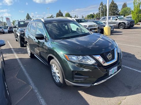 Used 2018 Nissan Rogue SV w/ Premium Package AWD/4WD image 2