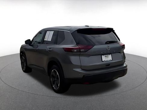 Used 2025 Nissan Rogue SV image 11