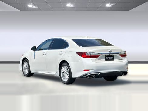 Used 2018 Lexus ES 350 w/ Accessory Package FWD image 3