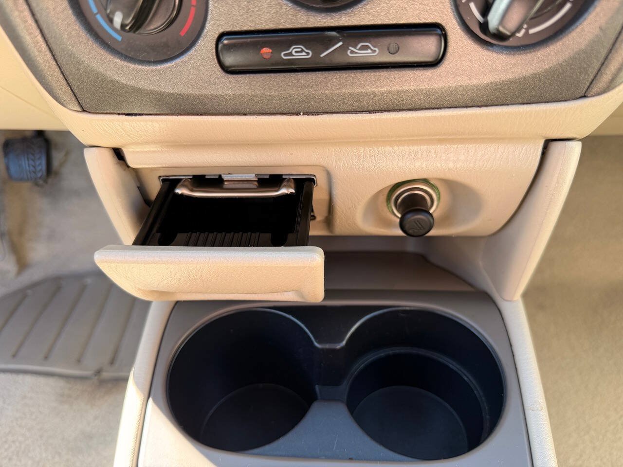Used 2002 MAZDA Protege FWD image 28