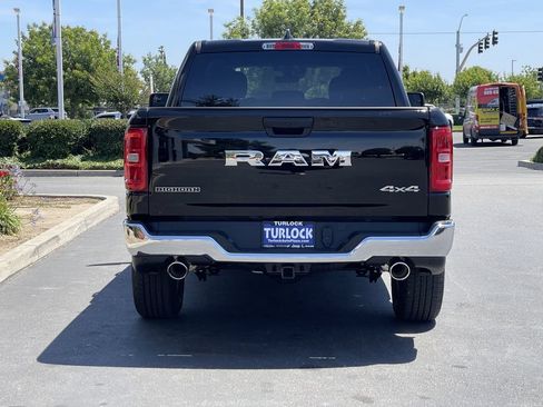 New 2026 RAM 1500 4x4 Crew Cab image 8