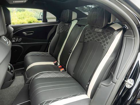 Used 2024 Bentley Flying Spur W12 AWD/4WD image 11