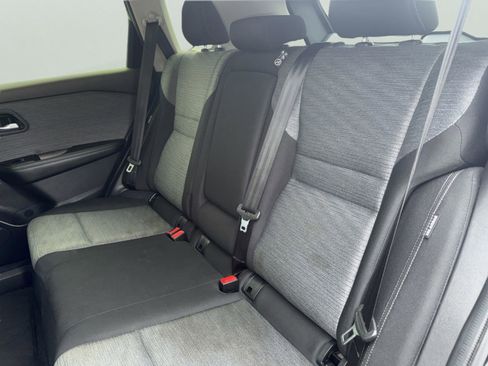 Used 2023 Nissan Rogue SV image 16