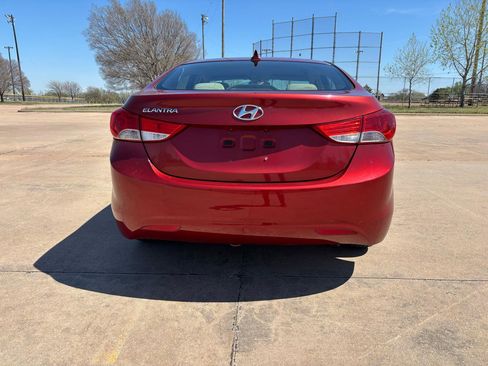 Used 2012 Hyundai Elantra GLS image 25
