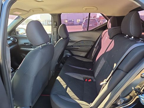 Used 2020 Nissan Kicks SV w/ Exterior Package image 8