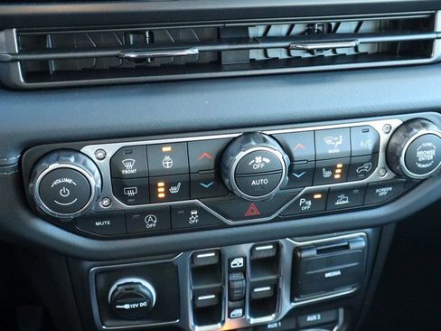 New 2026 Jeep Gladiator Rubicon AWD/4WD image 8