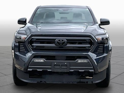 Used 2025 Toyota Tacoma SR5 RWD image 4