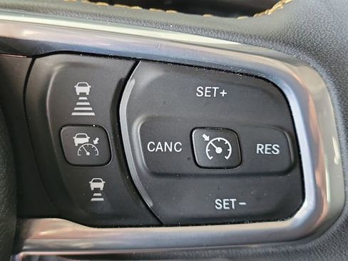 Used 2024 Jeep Wrangler Unlimited Sahara image 25