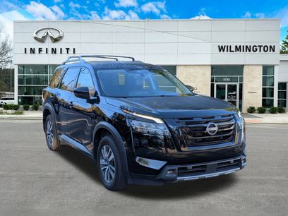 Used 2024 Nissan Pathfinder SL w/ Lighting Package (N92)