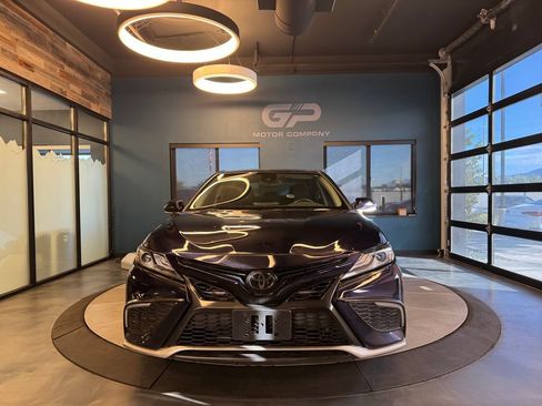 Used 2022 Toyota Camry XSE FWD image 8
