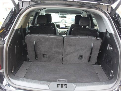 Used 2023 Ford Explorer XLT w/ Equipment Group 202A AWD/4WD image 20