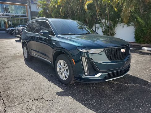 Used 2025 Cadillac XT6 Luxury FWD image 4
