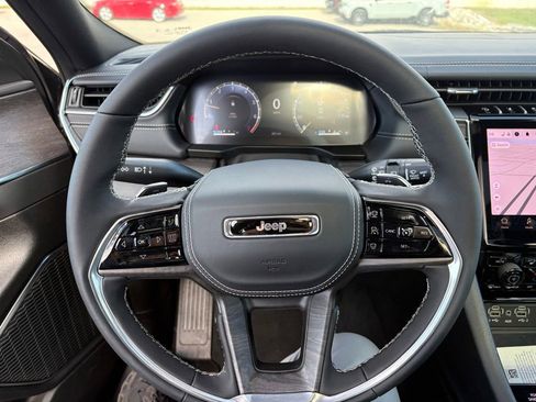 New 2025 Jeep Grand Cherokee L Overland w/ Luxury Tech Group IV AWD/4WD image 12