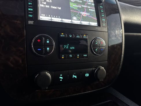 Used 2014 GMC Sierra 3500 Denali image 21