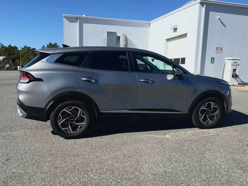 Used 2024 Kia Sportage LX image 9