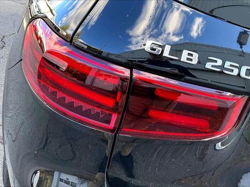 New 2026 Mercedes-Benz GLB 250 4MATIC image 6