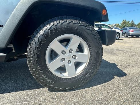 Used 2017 Jeep Wrangler Unlimited Sport w/ Quick Order Package 24S image 17