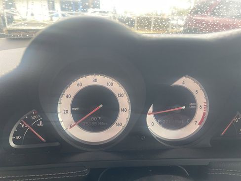 Used 2011 Mercedes-Benz SL 550 image 7