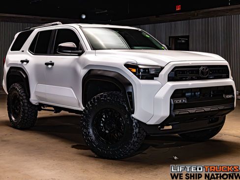 Used 2025 Toyota 4Runner SR5 AWD/4WD image 1