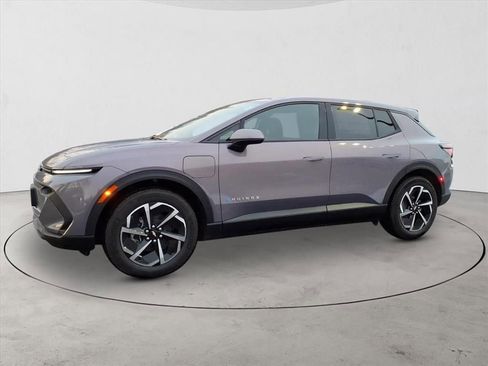 New 2026 Chevrolet Equinox EV LT image 8