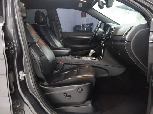 Used 2019 Jeep Grand Cherokee Limited image 10