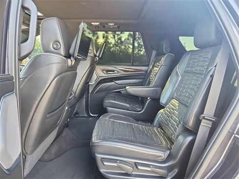 Used 2023 Cadillac Escalade Sport Platinum image 9