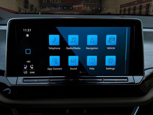 Used 2026 Volkswagen Atlas Cross Sport SE FWD image 34