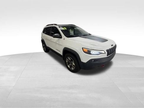 Used 2019 Jeep Cherokee Trailhawk w/ Cold Weather Group AWD/4WD image 5