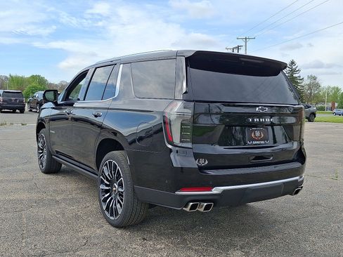 New 2025 Chevrolet Tahoe High Country AWD/4WD image 11