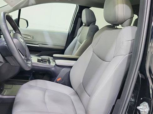 Used 2025 Toyota Sienna XLE w/ XLE Plus Package AWD/4WD image 11