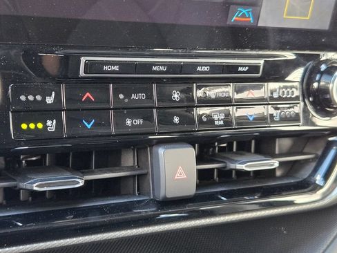 Used 2020 Toyota Highlander Platinum AWD/4WD image 30