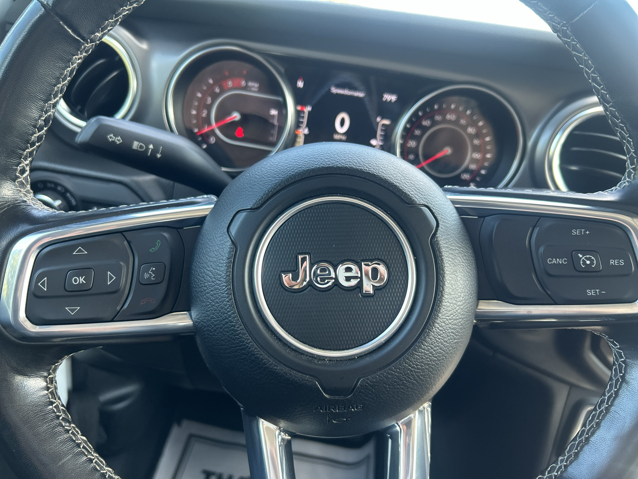 Used 2022 Jeep Gladiator Rubicon w/ LED Lighting Group AWD/4WD image 9