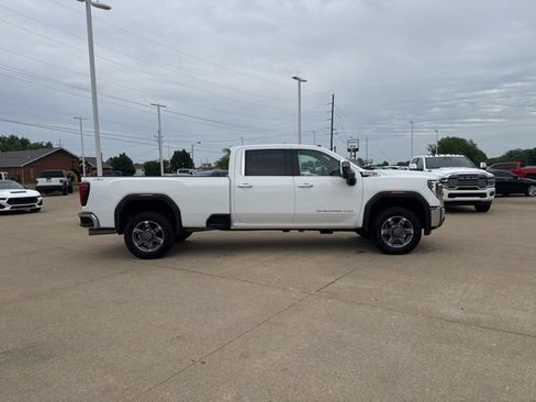 Used 2025 GMC Sierra 2500 SLT AWD/4WD image 8