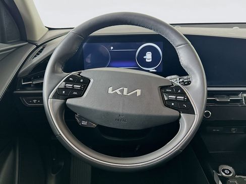 Used 2023 Kia Niro Wind w/ Wind Preserve Package FWD image 18