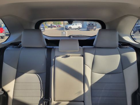 Used 2021 Toyota RAV4 XLE Premium image 23