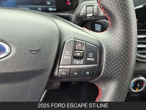 Used 2025 Ford Escape ST-Line AWD/4WD image 18