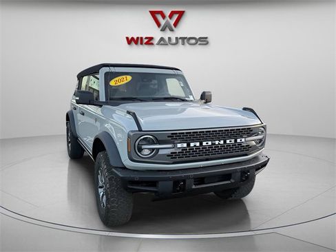 Used 2021 Ford Bronco Badlands image 5