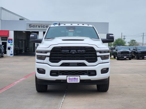 New 2026 RAM 2500 Laramie AWD/4WD image 6