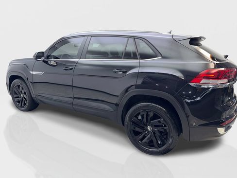 Used 2023 Volkswagen Atlas Cross Sport SE w/ Panoramic Sunroof Package FWD image 14