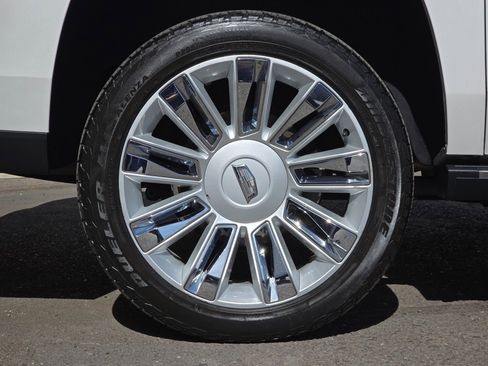 Used 2018 Cadillac Escalade ESV Platinum image 47