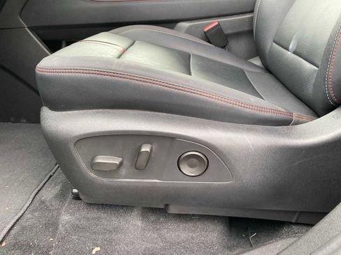 Used 2024 Chevrolet Traverse RS image 32