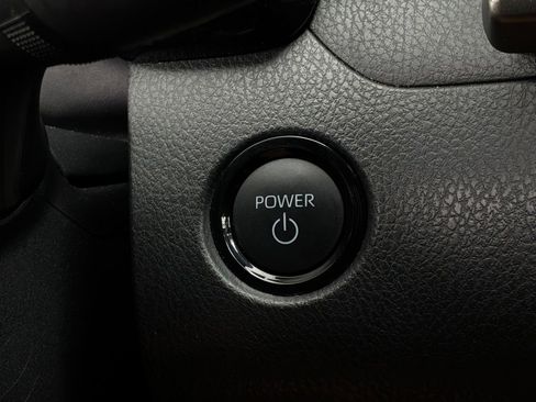 Used 2025 Toyota Camry SE FWD image 28
