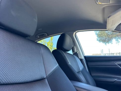 Used 2016 Nissan Altima 2.5 SR w/ LED Appearance Package image 17