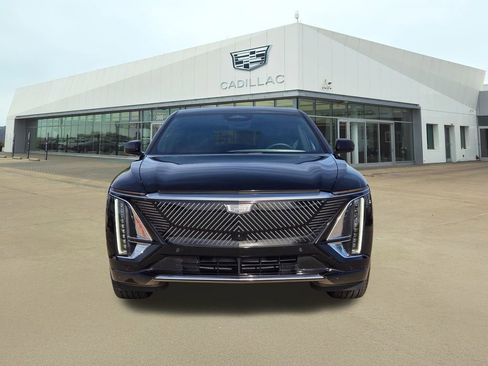 Certified 2025 Cadillac Lyriq Luxury image 2