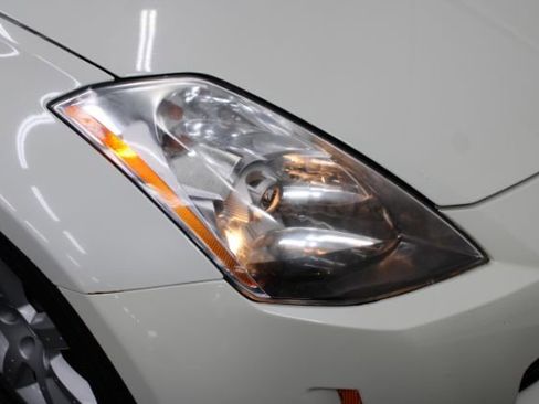 Used 2004 Nissan 350Z Enthusiast w/ Aerodynamics Pkg image 21