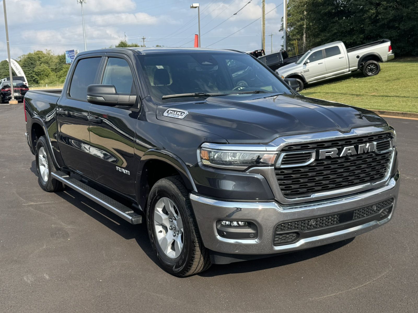 Used 2025 RAM 1500 Big Horn AWD/4WD image 3